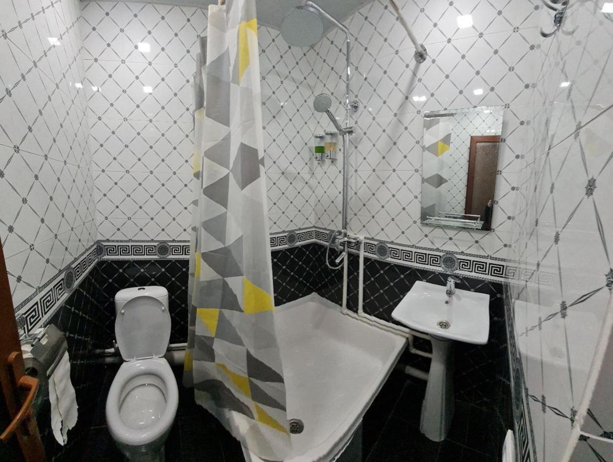 Status House Hotel Fargʻona Buitenkant foto