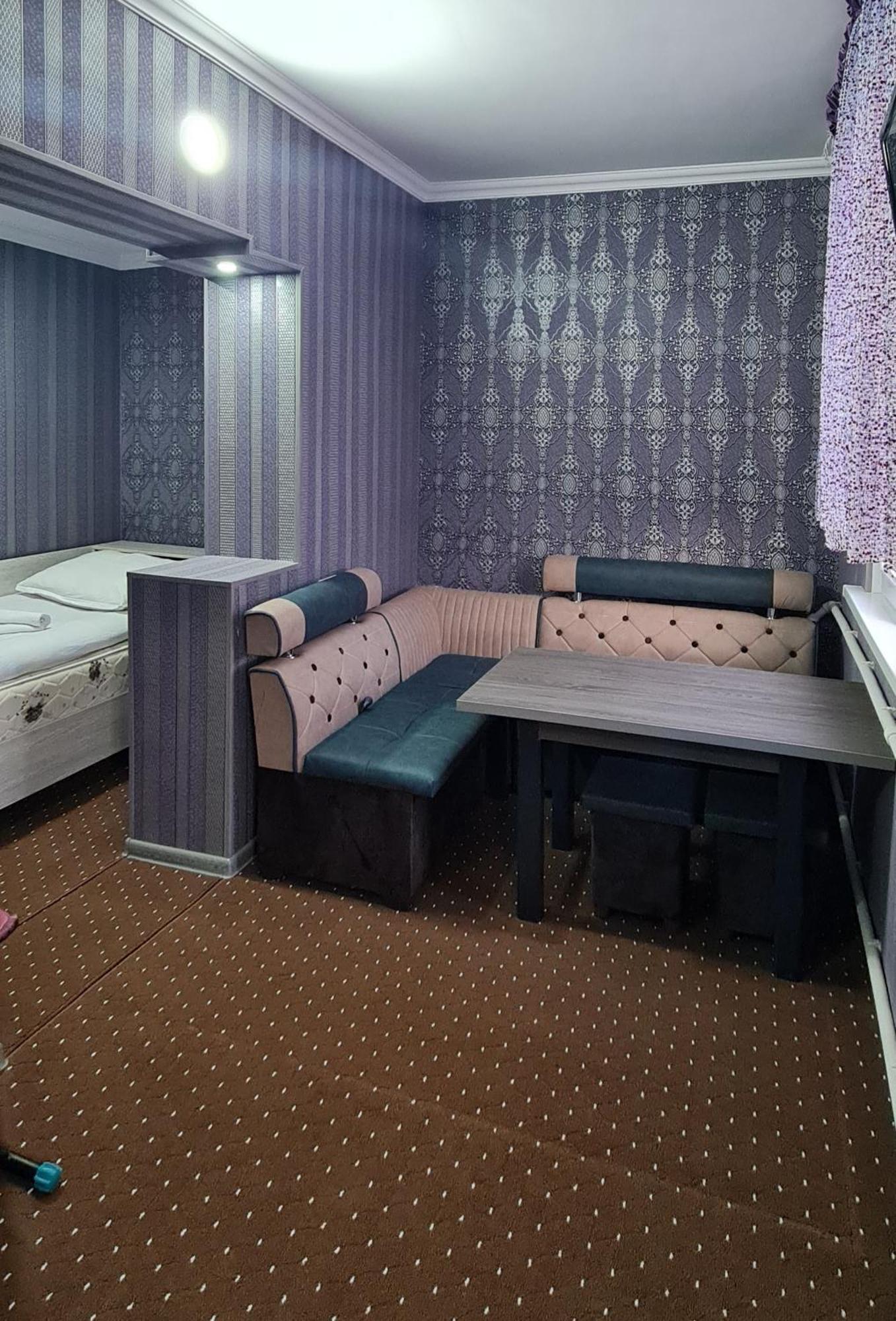 Status House Hotel Fargʻona Buitenkant foto